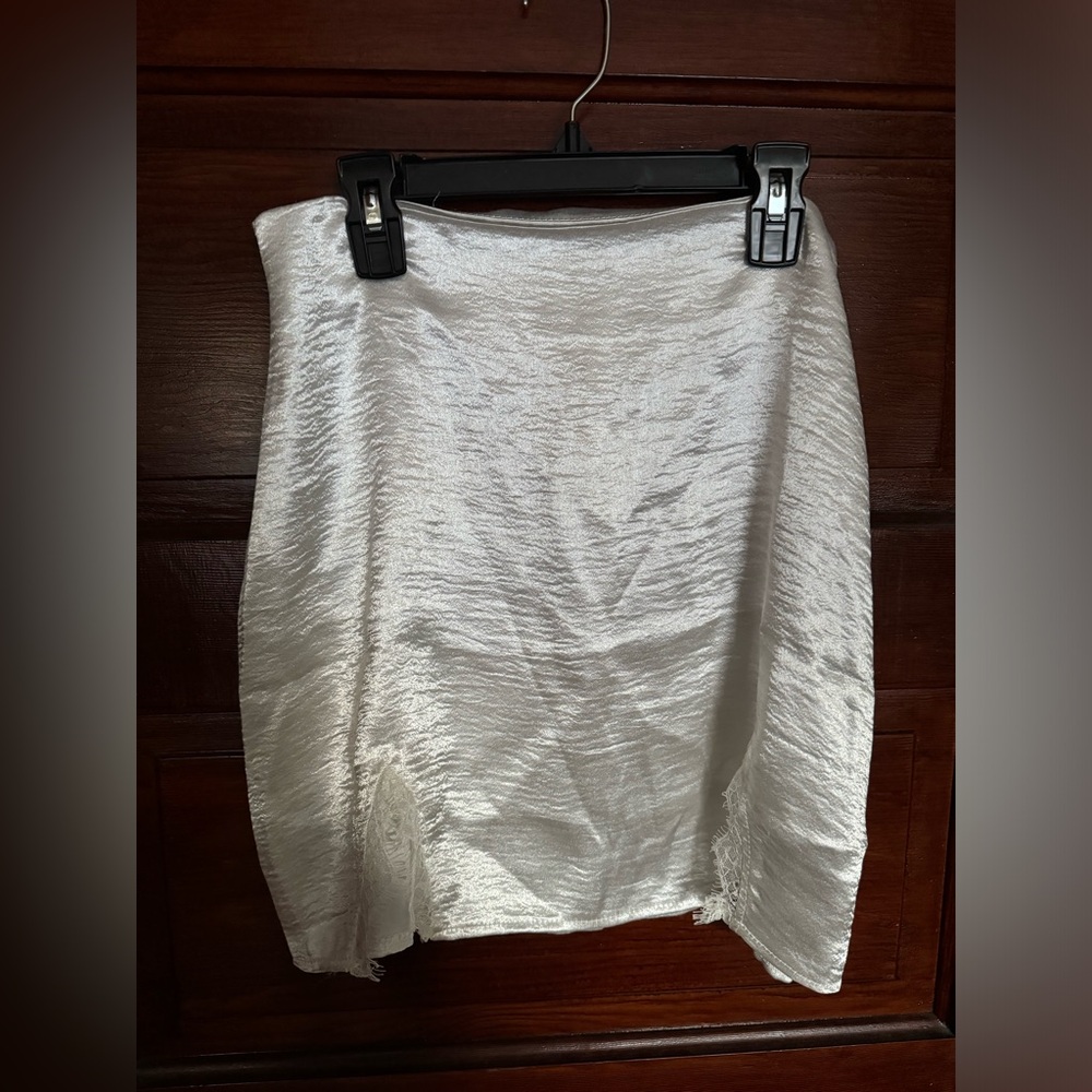 white satin skirt with lace trim mini slits - Size M - Amazon